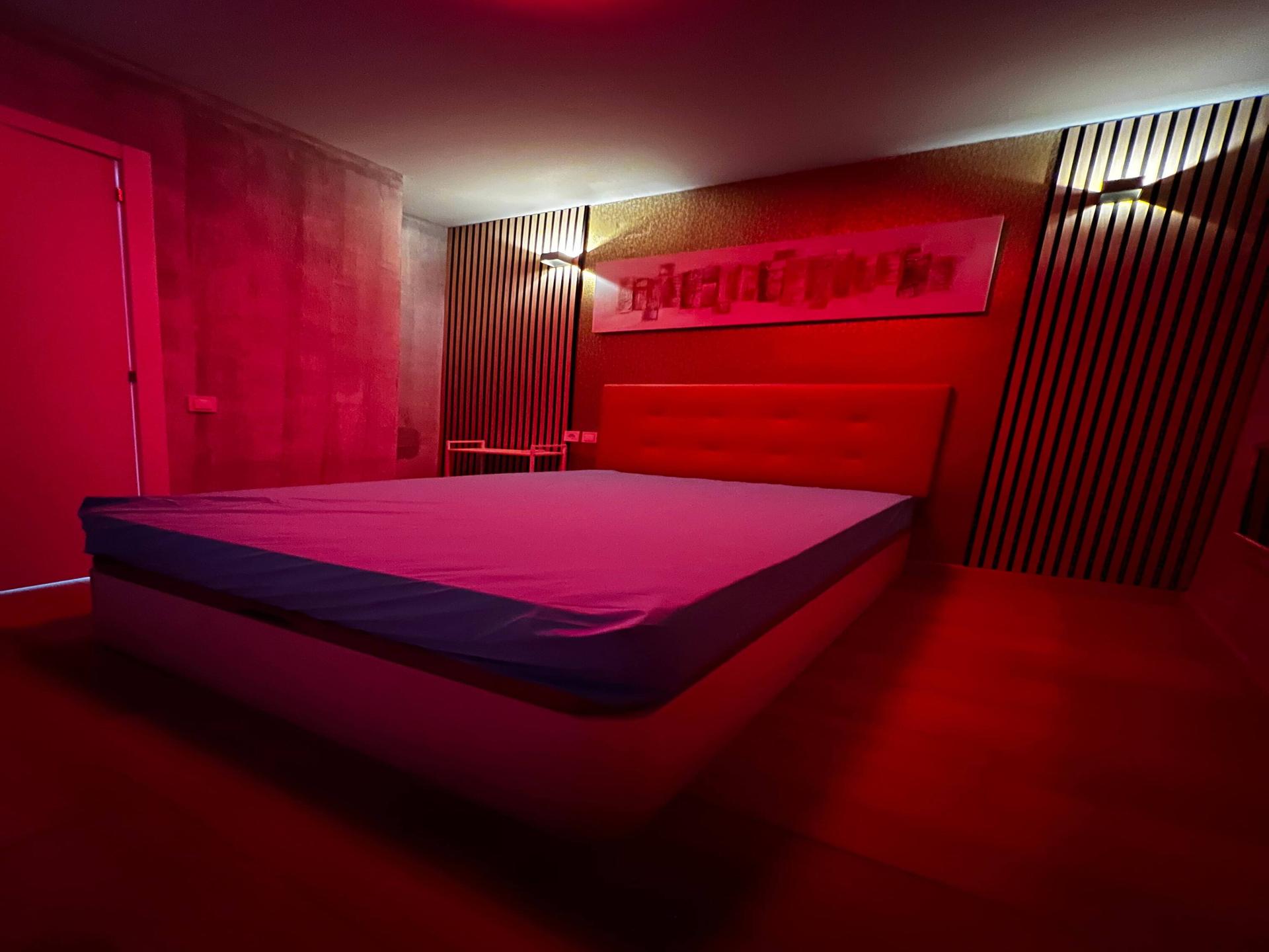 Cabina con baño y ducha por horas en Madrid