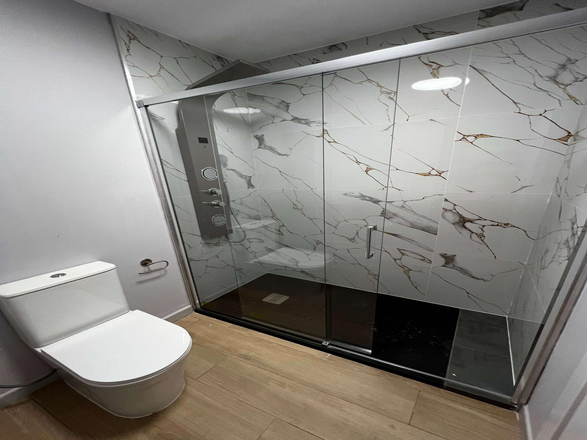 Cabinas con baño privado en Madrid
