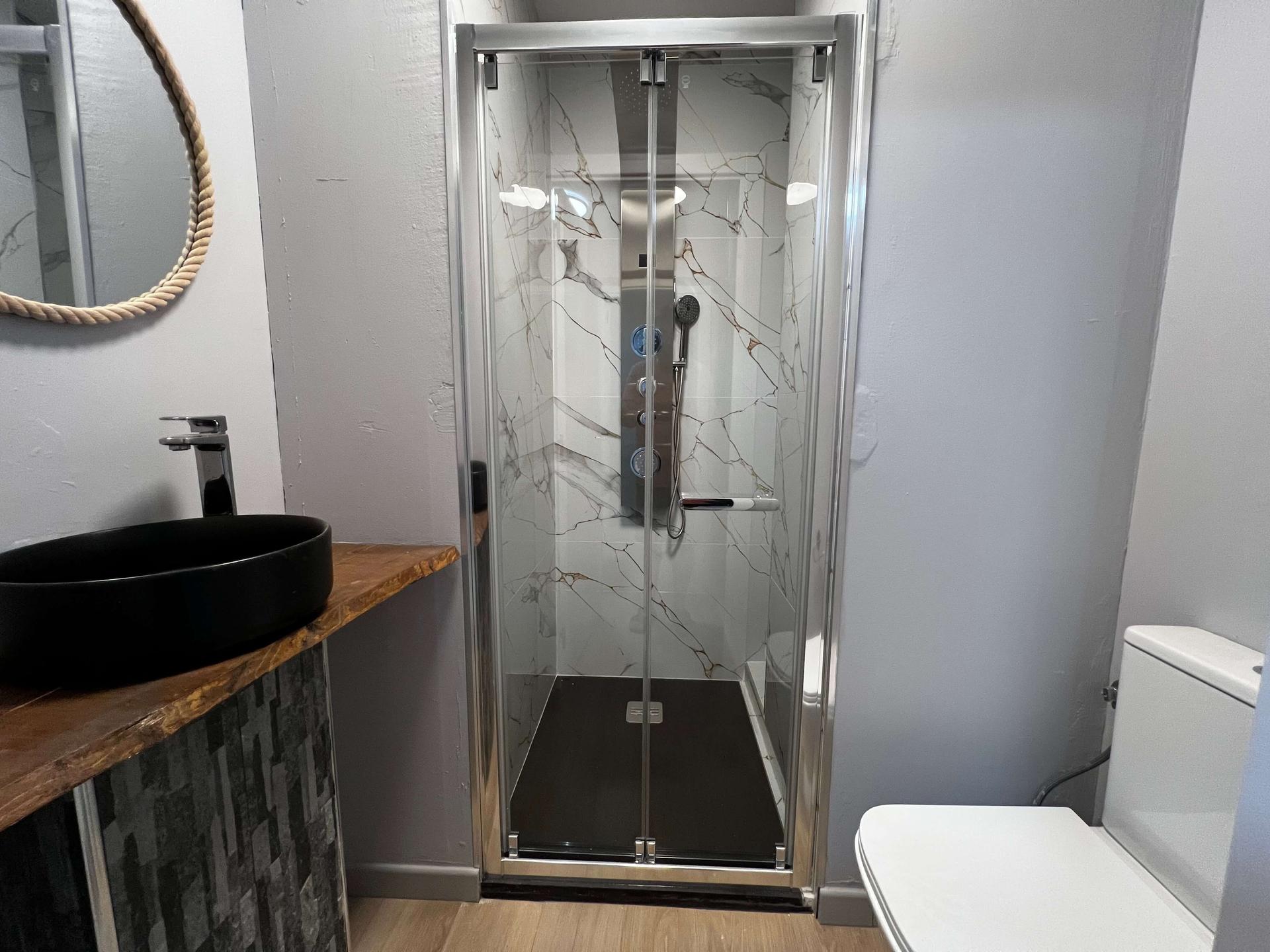 Cabinas con baño privado en Madrid